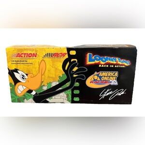 Vintage Looney Tunes Daffy Duck Diecast Car Steve Park 30 AOL 2003 1/24 NASCAR